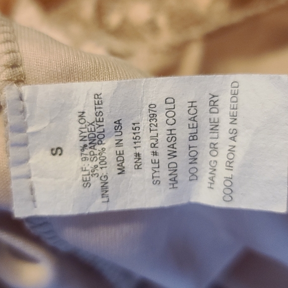 Romeo & Juliet Couture sleeveless lace maxi dress - Picture 8 of 8